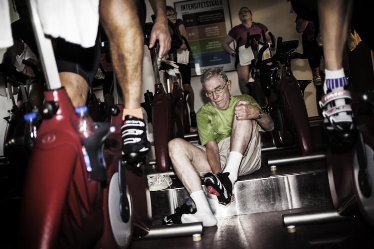 Hi-tech spinningcykler er også i høj kurs blandt ikke helt unge motionister, og i det hele taget lader folk over 60 år sig ikke længere nøje med de klassiske motionsformer, erkender idrætsforeningerne. 
