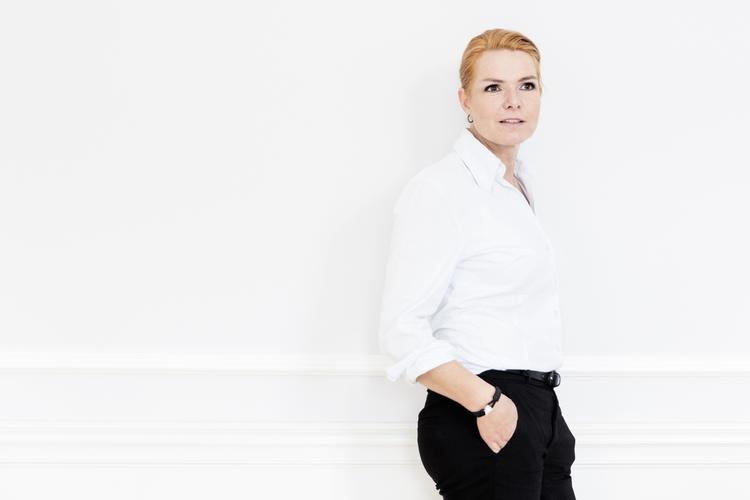 Stramninger Inger Støjberg vurderer selv, at hendes forslag er inden for konventioner, men vil ikke sige, om embedsmændene er enige. 