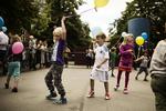 START. Barnets alder ved skolestart har stor indvirkning på trivsel og faglig indlæring, viser ny undersøgelse fra SFI. Jo senere, børn starter i skole, jo bedre klarer de sig, viser undersøgelsen. Kommuner kritiseres nu for ikke at lytte tilstrækkeligt til forældre og pædagoger, når de skal beslutte, hvornår et barn skal starte i skole. 