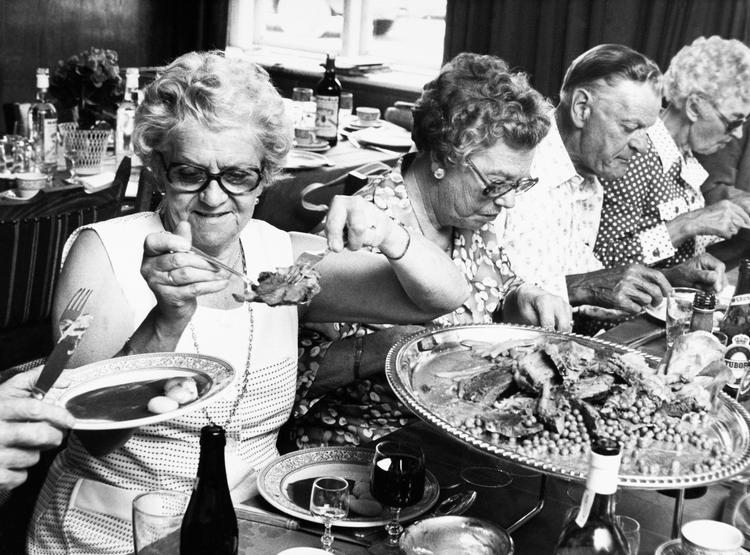 ældre. Politikerne har besluttet, at pensionsalderen skal følge danskernes middellevetid. Det betyder, at aldersgrænsen på 67 år bliver hævet til 68 i 2030. 