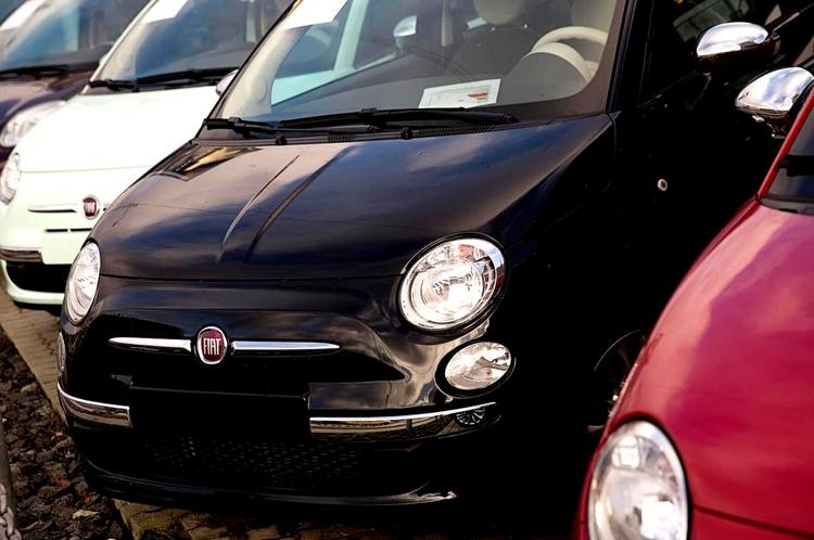 PRISFAST. Fiat 500 er en populær leasingbil. Kommende kunder skal dog ikke se frem til lavere leasingydelse, selv om registreringsafgiften netop er sat ned. 