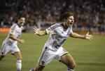 comeback? Steven Gerrard jubler over en scoring for Los Angeles Galaxy. 