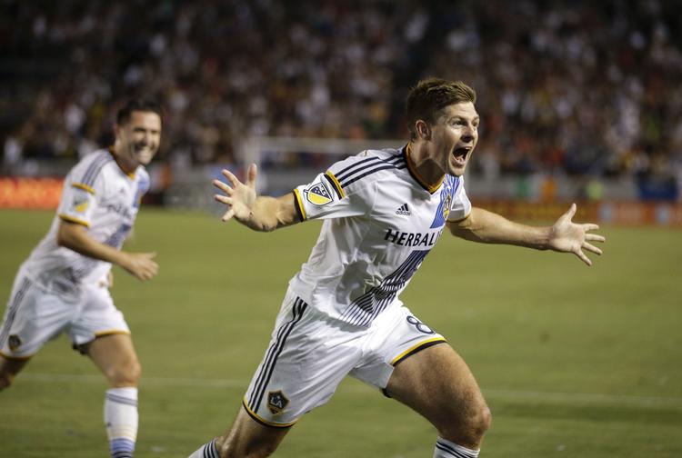 comeback? Steven Gerrard jubler over en scoring for Los Angeles Galaxy. 