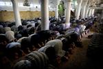 IMAMKØREKORT. Franske imamer bør indføre en certificeringsordning der skal sikre, at imamerne udbreder islam på en åben og tolerant måde. Det meddelte en af Frankrigs største muslimske organisationer, CFCM, i går ved et pressemøde sammen med Frankrigs indenrigsminister, Bernard Cazeneuve. 