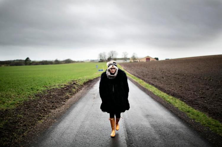 GLOBETROTTEREN. Forfatteren Suzanne Brøgger besøger en gang om året Europas hovedstæder, men føler sig hjemme på Vestsjælland. 