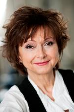 Folketeateret. Sonja Oppenhagen tager over efter Ghita Nørby, der meldte afbud til forestillingen 'Skærmydsler' mandag. Begge skuespillere kendes fra Matador, hvor Nørby spillede grisehandlerens datter Ingeborg, og Oppenhagen spillede modehandlerens kone, Vicki Arnesen. 