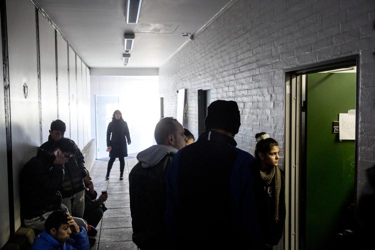 Helbredstjek. Nye flygtninge i Thisted. Hvis de får lov til at blive i Danmark, skal de have et lægetjek inden tre måneder. Men ofte sker det ikke, viser en undersøgelse fra KL. 