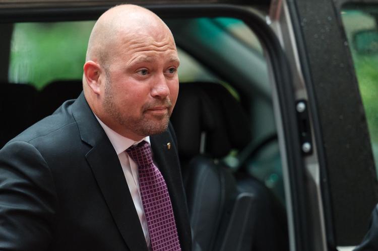 Internationalt. Norge indrykker annoncer og indfører skærpet grænsekontrol på blandt andet færger fra Danmark, Sverige og Tyskland. Her ses den norske justitsminister Anders Anundsen. 
