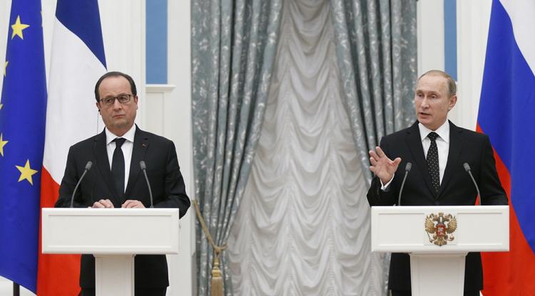 Alliance. Den russiske præsident  Vladimir Putin (til højre) og hans franske kollega, Francois Hollande, på pressemødet i Moskva til aften. 