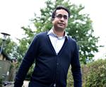 Kanal. Nadeem Farooq fik som folketingspolitiker sms'er fra lobbyist med spørgsmål til ministeren under samråd i Skatteudvalget. 