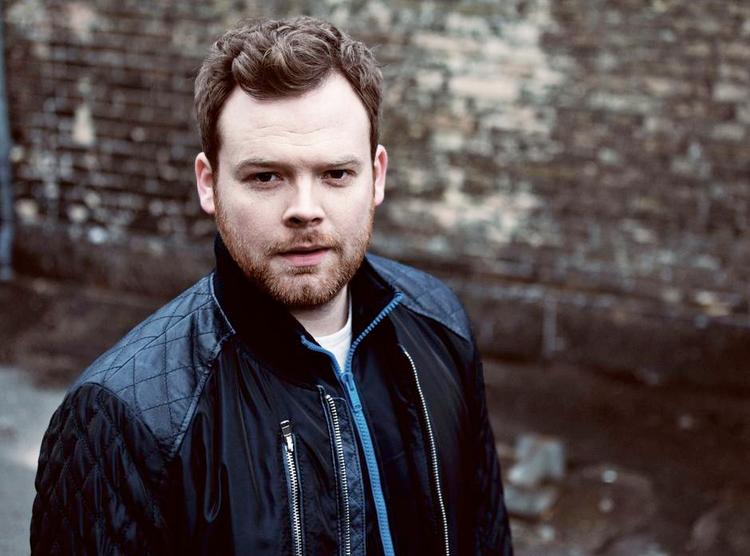 sødmefuld. Irsk-danske Patrick Dorgans musik er grundlæggende sødmefuld, uanset om teksterne tager fat på smertefuld desillusion eller kærlighed. Det gør det lidt svært at mærke, hvilken smerte 'Painkillers' mon skal dulme. 