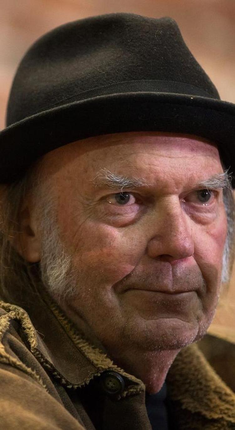 Musiknørd. 'Bluenote Café' præsenterer små 2 1/2 times dynamiske liveoptagelser fra især to koncerter i New York. 