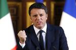 Lidenskab. »De forestiller sig terror, vi svarer med kultur. De ødelægger statuer, vi elsker kunst. De ødelægger bøger, vi er bibliotekernes land«, siger Matteo Renzi. Arkivfoto: Jacques Brinon/AP 