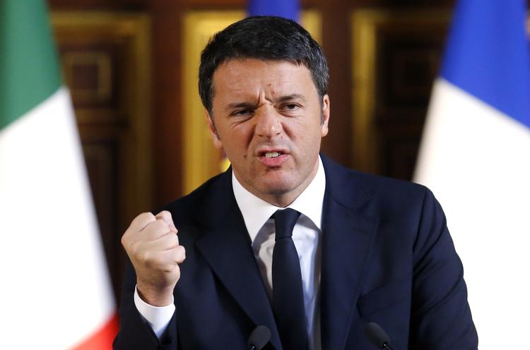 Lidenskab. »De forestiller sig terror, vi svarer med kultur. De ødelægger statuer, vi elsker kunst. De ødelægger bøger, vi er bibliotekernes land«, siger Matteo Renzi. Arkivfoto: Jacques Brinon/AP 