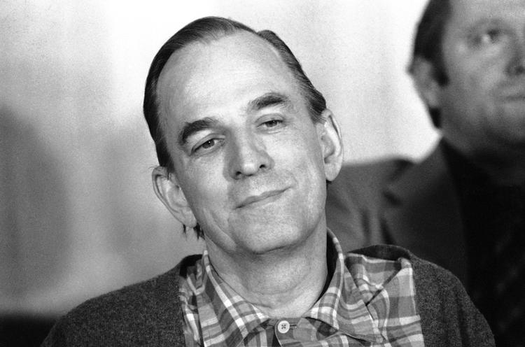 Syvsover. Ingmar Bergman havde hver morgen en diskussion med sig selv, om hvorvidt han skulle stå op. 