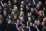 Blandt deltagerne i den statslige højtidelighed er Marine Le Pen, lederen af det indvandringskritiske parti Front National, der kan gå frem i meningsmålingerne efter massakrerne i Paris. 