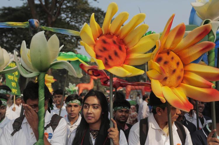 Protest. Her er det demonstranter i Bangladesh, som deltager i klimamarch. 