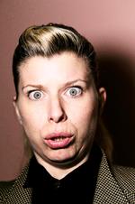 Ligheder. »Her på det sidste er folk så begyndt at sige, at jeg mest ligner min far«. siger Mia Sylvester, der er datter af kunstnerparret Eva Madsen og Leif Sylvester. 