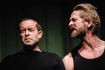 Livstruende. Selvmordsbomber udsat for påtrængende snakkesalig bekendt (Thomas Levin og Kasper Leisner) 