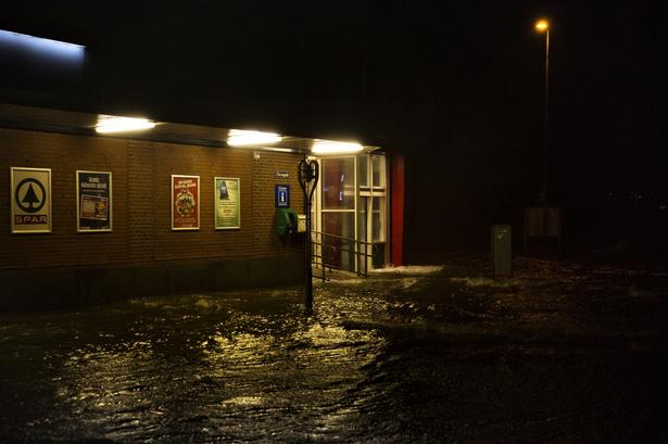 Stormen Gorm rammer Danmark. Her oversvømmelser i Hvide Sande. 