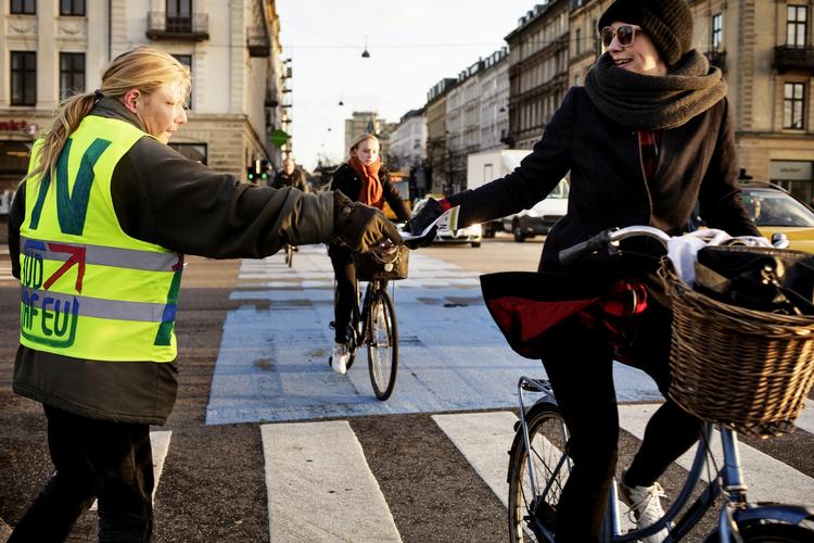 Nej-kampagne. Valgkampens nej-partier stikker ifølge en ny Megafon-undersøgelse af fra ja-partierne. 40 procent siger, at de vil stemme nej, mens kun 35 procent vil stemme ja. Det vel at mærke med kun tre dage tilbage i valgkampen. 