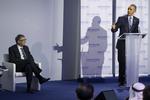 KLIMA. Bill Gates og den amerikanske præsident Barack Obama på scenen til COP21 i Le Bourget uden for Paris i dag. 