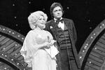 Johnny Cash blev i løbet af sin karriere en countrylegende. Her er han sammen med en anden af slagsen, Dolly Parton, til the Country Music Association Awards i Nashville i 1978. Da Parton som 13-årig optrådte for første gang nogensinde på country-koncertstedet Grand Ole Opry, var det Cash som introducerede hende på scenen. 