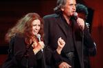 June Carter Cash og Johnny Cash optræder i New Yorks Madison Square Garden i oktober 1992. 