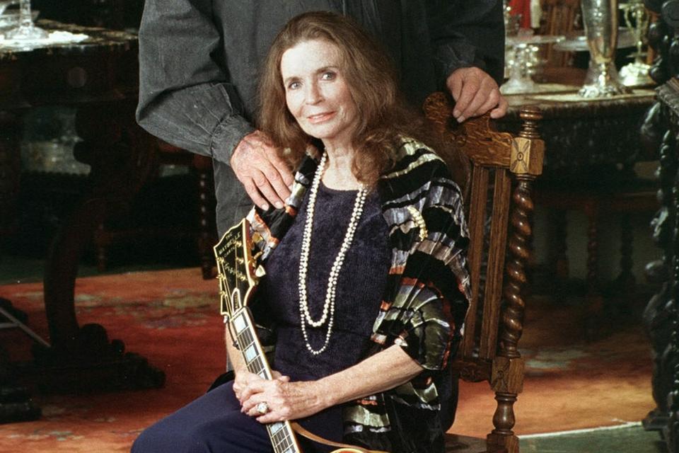 Johnny Cash og June Carter i deres hjem i Hendersonville, Tennessee i 1999. June døde i maj 2003, og kun fire måneder efter døde Johnny Cash. 