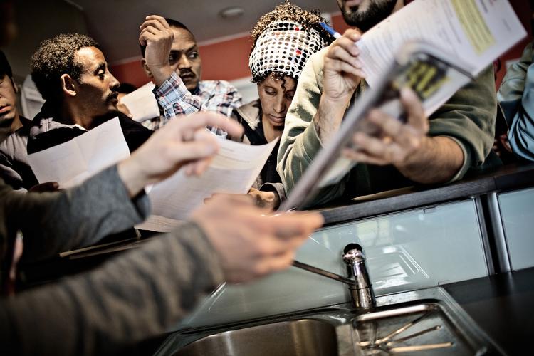 Flygtninge. Det er i høj grad kravet om tvunget militærtjeneste, der gør, at tusindvis af eritreere de seneste år har forsøgt at flygte. For nylig kom 19 kvoteflygtninge fra Eritrea til den lille by Kall i det nordlige Sverige. 