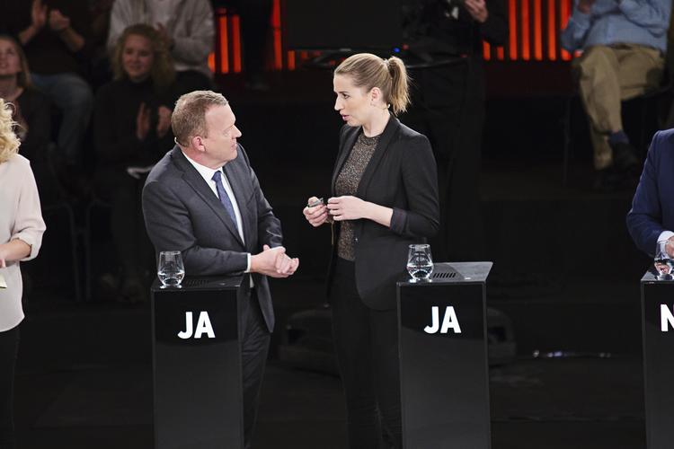 Opråb. Venstre håber, at Mette Frederiksen kan trække kvindelige vælgere til stemmeboksen for at stemme ja. 