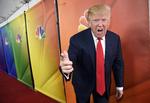 Mundtligt har han vist sig at brænde igennem - den storskrydende millardær og præsidentkandidat Donald Trump. Men kan han også digte? 