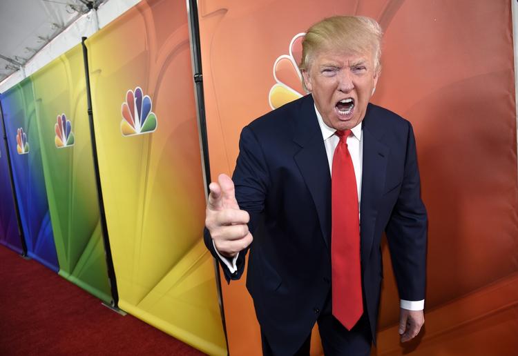 Mundtligt har han vist sig at brænde igennem - den storskrydende millardær og præsidentkandidat Donald Trump. Men kan han også digte? 