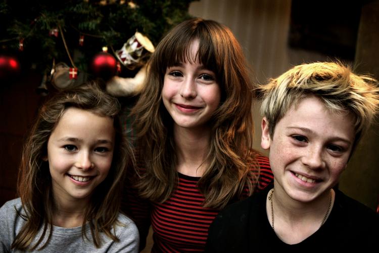 Julekalender. I 'Absalons Hemmelighed' jagter hvedpersonen 12-årige Cecilie (i midten, red.), spillet af Sarah Juel Werner, ja, Absalons hemmelighed. 