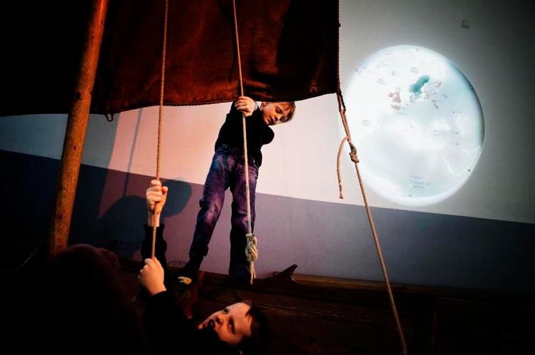 Målgruppe. Danske museer satser meget på børn og unge for at lære dem og deres familier at bruge museerne. Det kan blive sværere at holde fast i den ambition, hvis Nationalmuseet og Statens Museum for Kunst begynder at opkræve entre. 