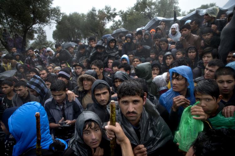 INDVANDRING. Migranter i Grækenland. Nu mener Europol at have optrevlet en omfattende menneskesmuglerliga. 