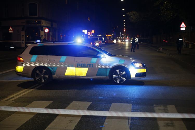 Udrykning. Politiet er her til aften til stede på Nørrebro, hvor en person angiveligt er blevet ramt af skud. 
