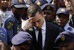 Drabsmand. Dagens hovedperson Oscar Pistorius var ikke selv til stede i retten i den sydafrikanske by Bloemfontein, da hans straf blev opgraderet fra uagtsomt til forsætligt drab. Dette billede stammer fra oktober 2014 - knap en uge inden den sydafrikanske topatlet fik sin første dom. 