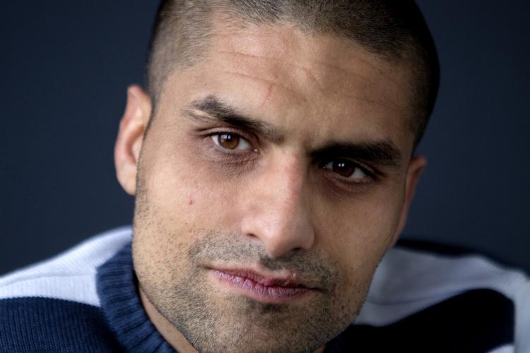 Overfaldet. For den danske journalist Nagieb Khaja blev den seneste tur over grænsen fra Tyrkiet til Syrien en smagsprøve på, hvilke vilkår journalister arbejder under i store dele af verden. 