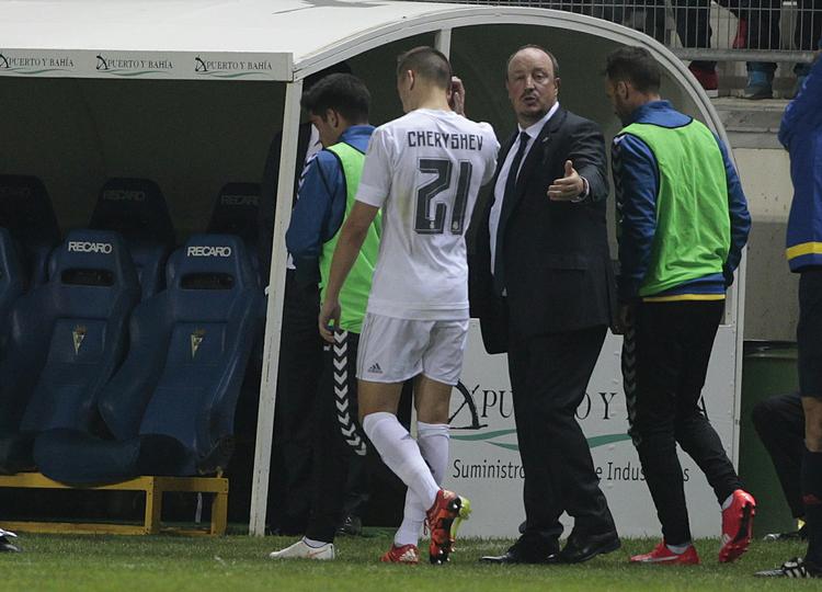 Ulovlig. Real Madrids brug af Denis Cheryshev var ulovlig, da han havde karantæne, men træner Benitez siger, at det vidste man ikke. 