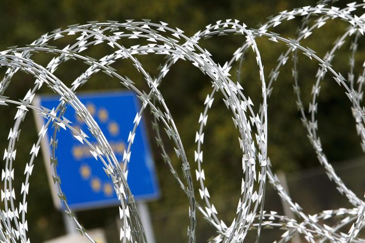 Kontrol. Europæiske lande har i månedsvis skændtes om, hvordan EU og Schengen-samarbejdet bør håndtere de tusinder af flygtninge og migranter, som passerer de ydre grænser uden at blive registreret. 