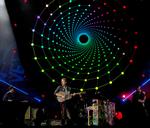 Livsvisdom. Coldplays syvende album er Hollywood-udgaven af Rasmus Seebach med væg-til-væg banaliteter krydret med new age livsvisdom. Foto fra en koncert i Parken i 2012. 