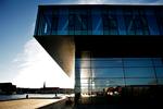 Populært. Skuespilhuset på Kvæsthusbroen i København er noget af den arkitektur, der sammen med byens historiske bygninger gør hovedstaden attraktiv hos turister. 
