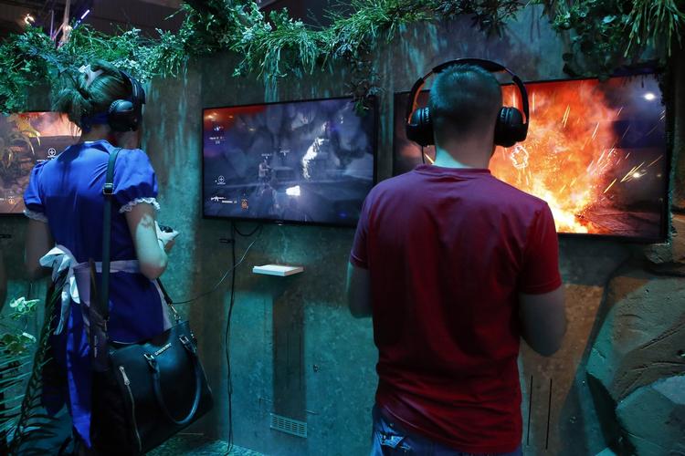 Apps. Via en PlayStation kan man se DR-indhold. 