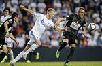 hædret. Nicolai Jørgensen (midt) var søndag for FCK med til at udspille OB. Inden kampen blev han kåret som årets profil i ligaen. 