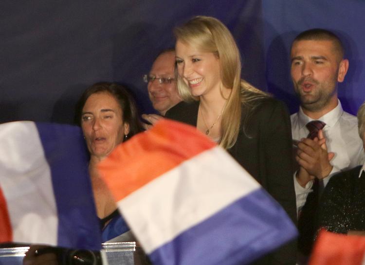 JUBEL. Marion Marechal-Le Pen giver sejrstalen i Carpentras efter at have høstet over 40 pct. af stemmerne i regionen. 