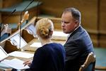 2. behandling af lovforslag om flygtninge