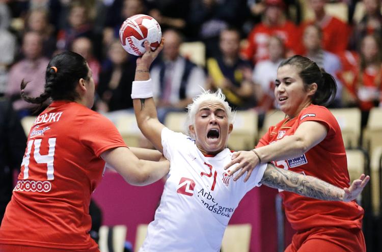 fairplay. Tilskuerne er blevet opfordret til at klappe pænt af Danmarks modstandere ved VM i Herning. Det behøver man ikke længere, mener den danske VM-lejr. 