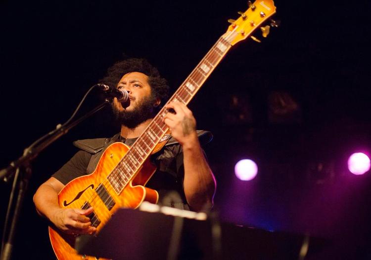 Mærkedag. Thundercat var en glad mand mandag aften i Lille Vega. Hans arbejde som producer og medforfatter på Kendrick Lamars album 'To Pimp a Butterfly' er centralt for de 11 grammynomineringer, albummet fik samme dag. 