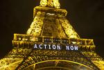Topmøde. Paris'  vartegn, Eiffel-tårnet, var for tre dage siden oplyst og prydet med ordene 'handling nu'. Budskabet var først og fremmest henvendt til de politikere, der i øjeblikket forhandler om klimaet ved COP21. 